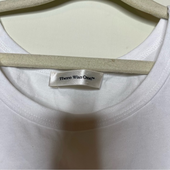 There was one luxury high quality white tank top sz XS - Picture 4 of 7